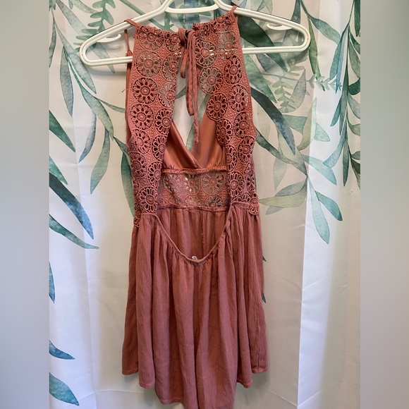 Pink/Coral open back lace Romper - Picture 3 of 4